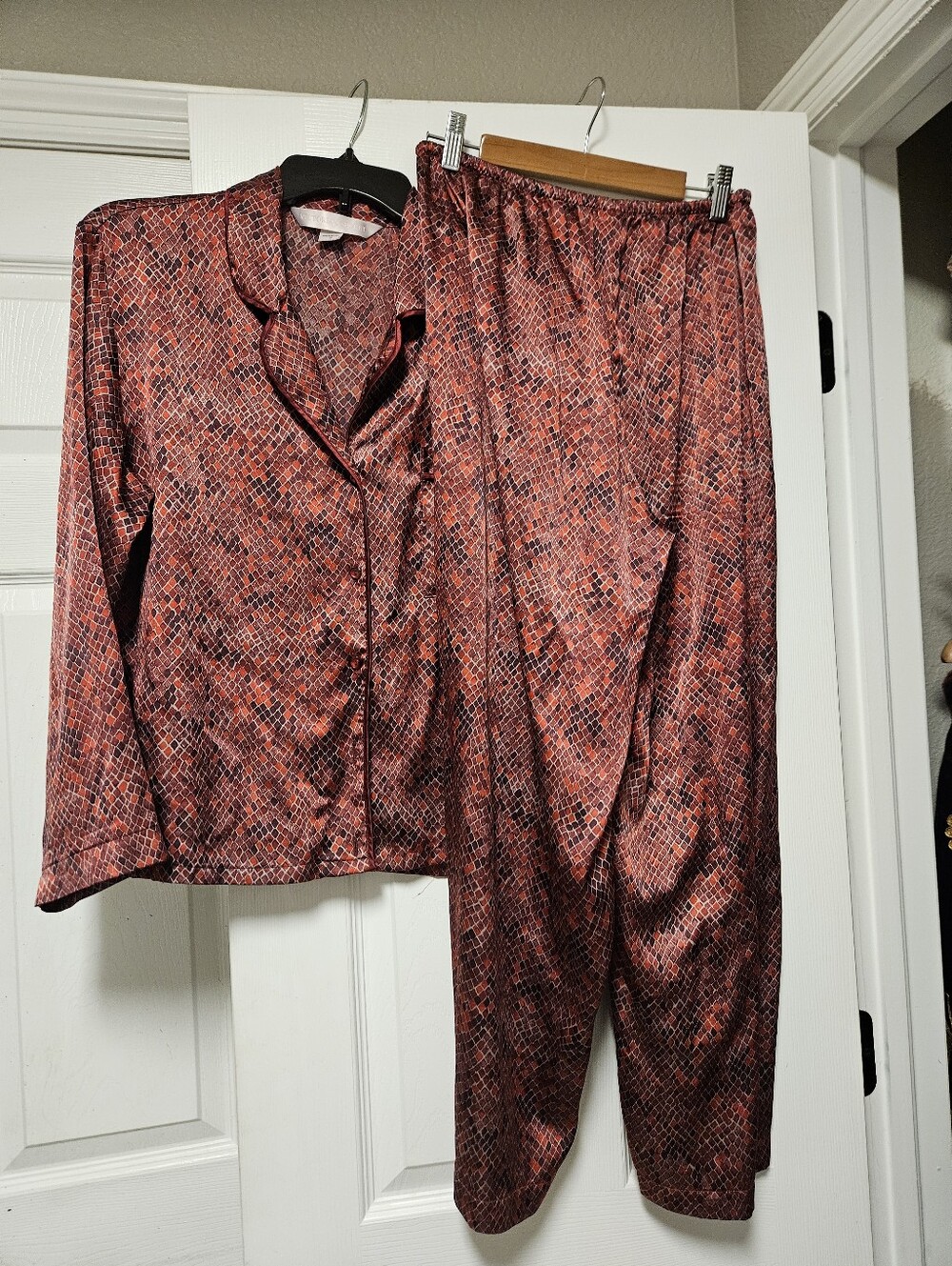 Victoria's Secret Red Patterned Satin Pajama Set